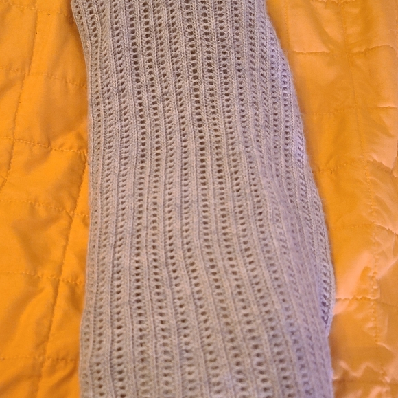 Guess Infinity Scarf - Picture 3 of 3